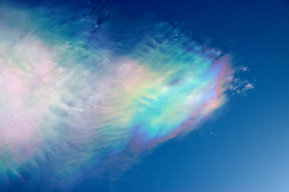 彩雲(虹雲)のスピリチュアルな4つの意味とは？